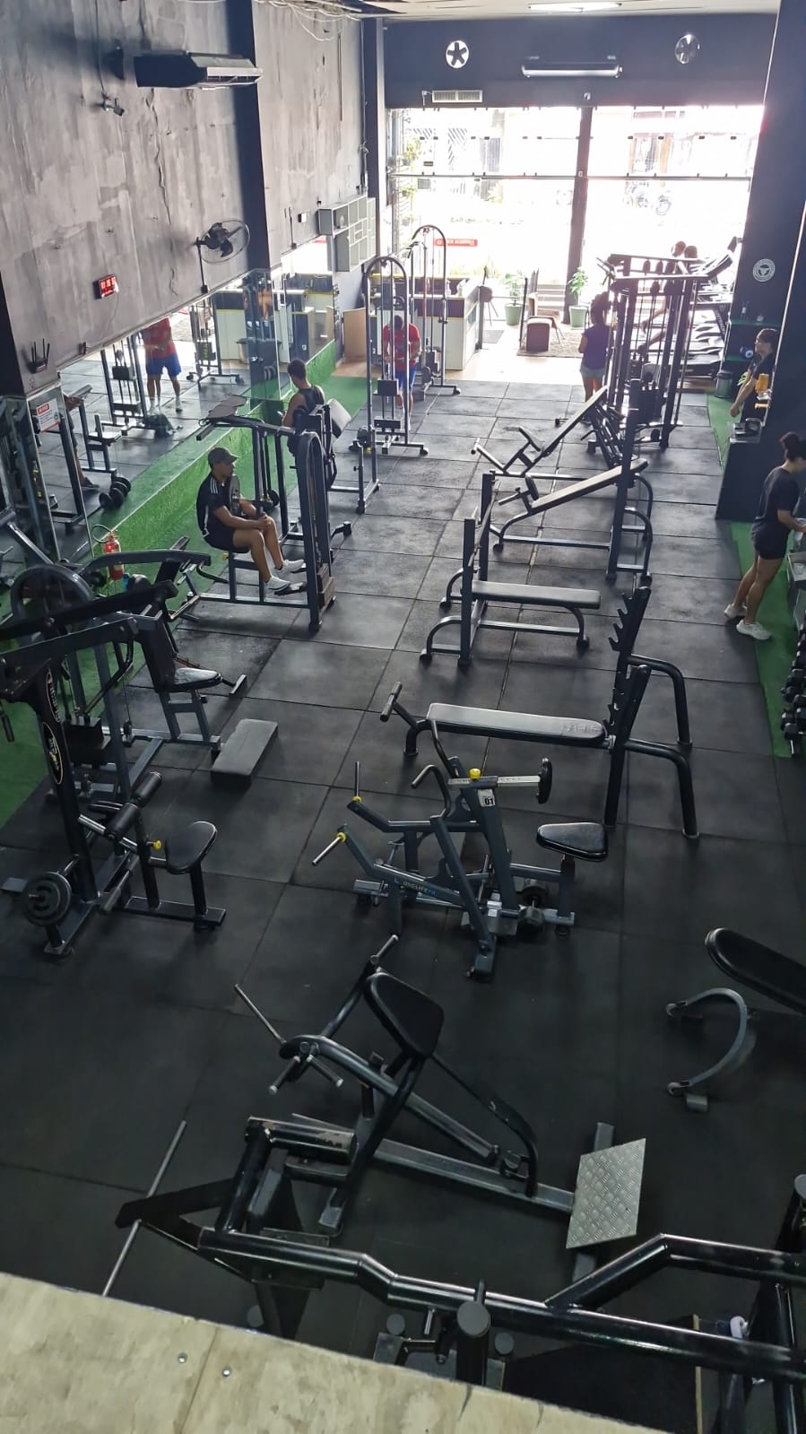 Área de musculação - Vista geral